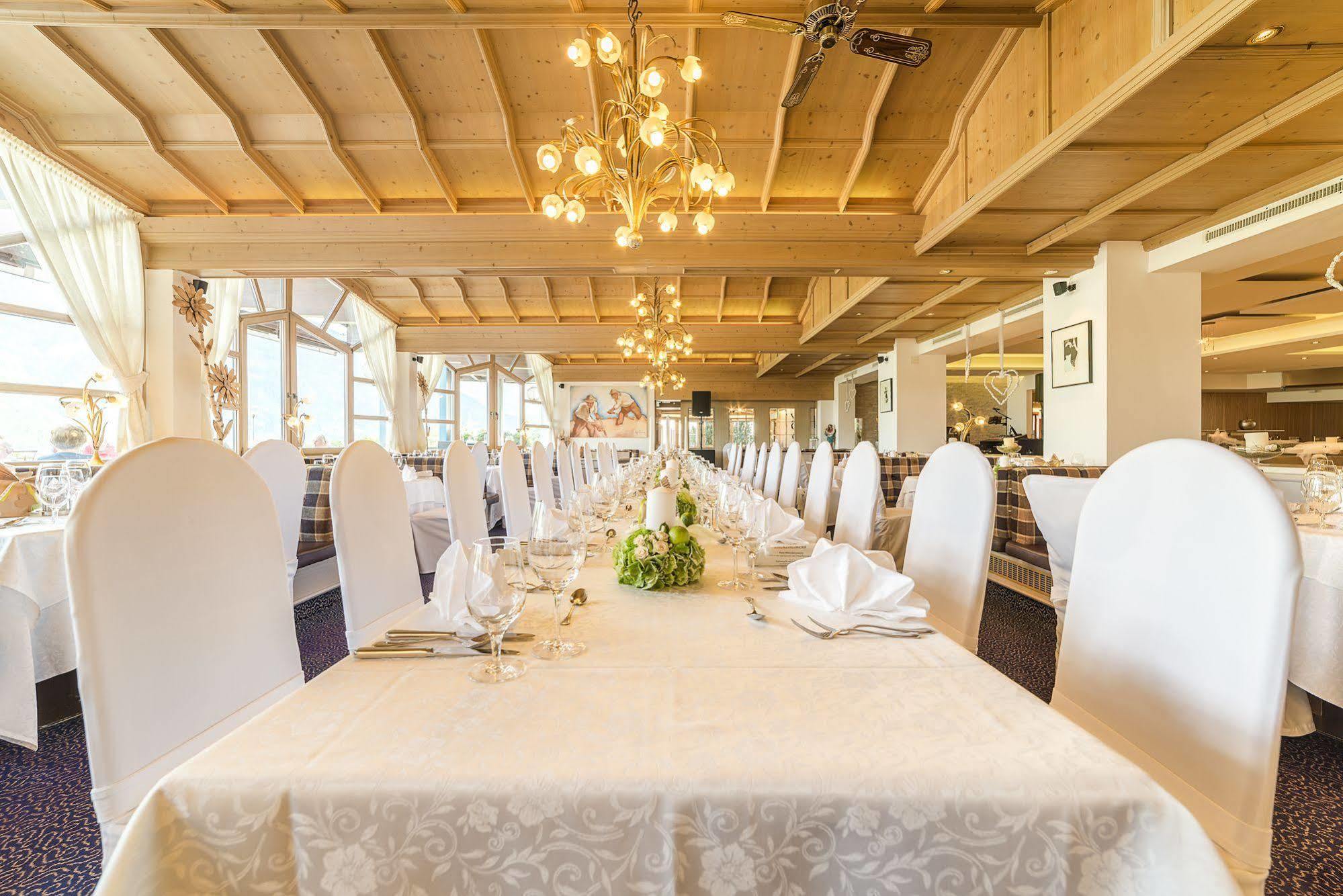 Wohlfühlhotel Schiestl Fügen Exterior foto
